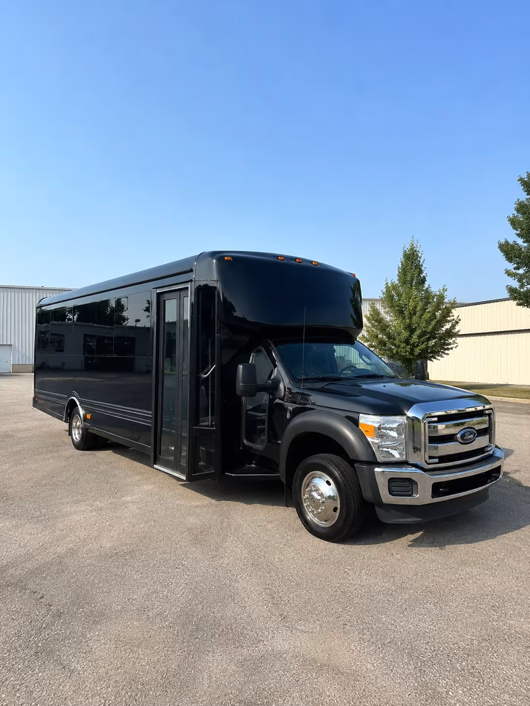 18 Passenger Party Bus Exterior