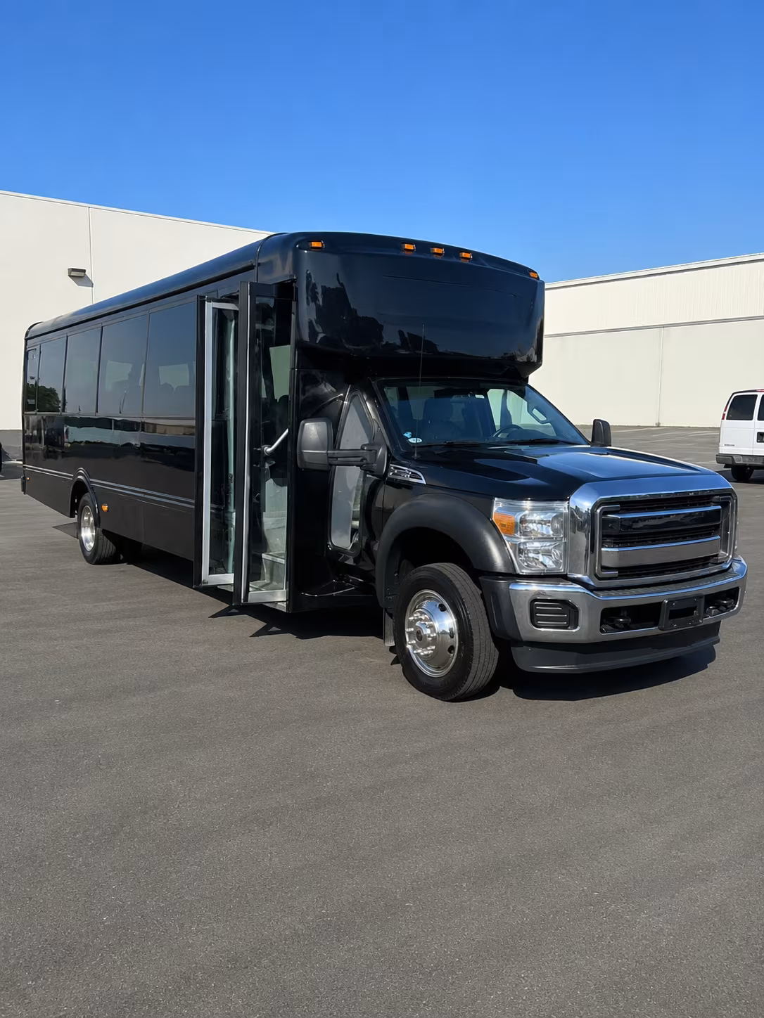 20 Passenger Party Bus Exterior