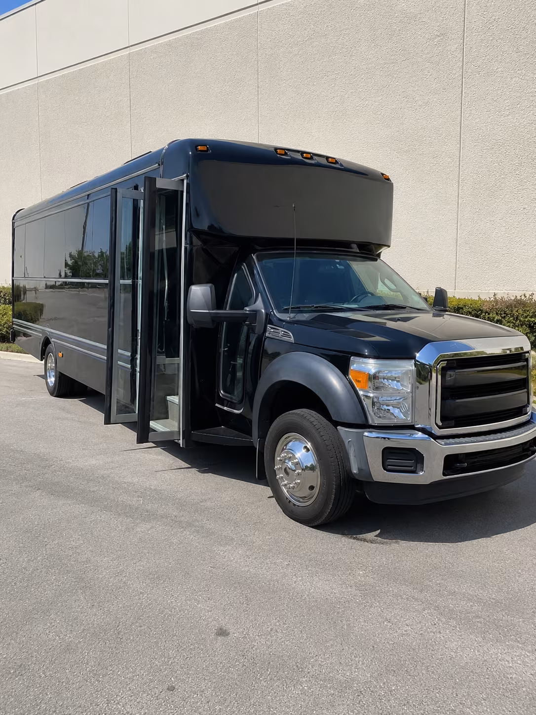 Lower Merion Winery Tour & Pub Crawl Transportation