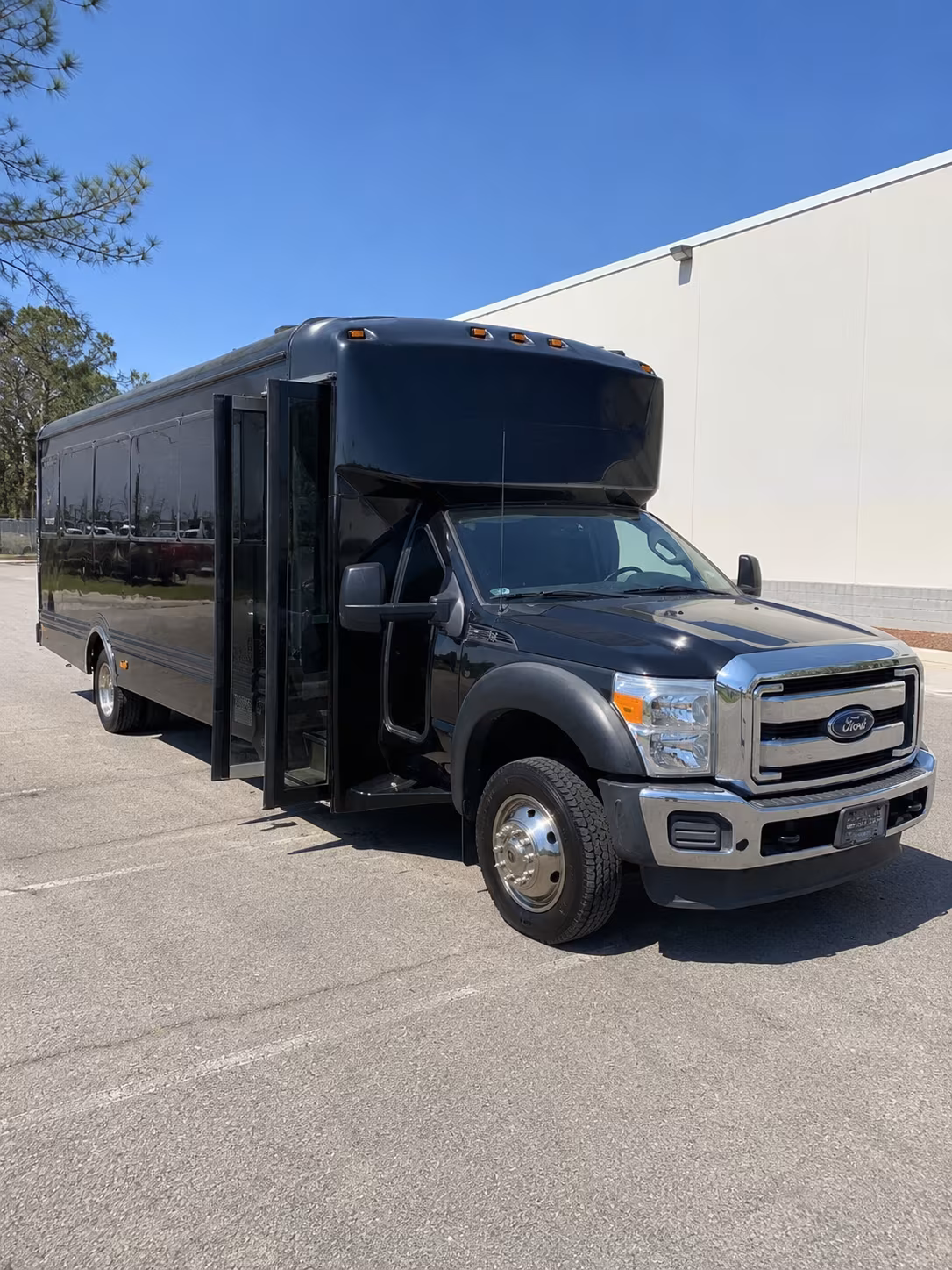 Philadelphia Birthday, Sweet 16, & Quinceañera Transportation party bus exterior