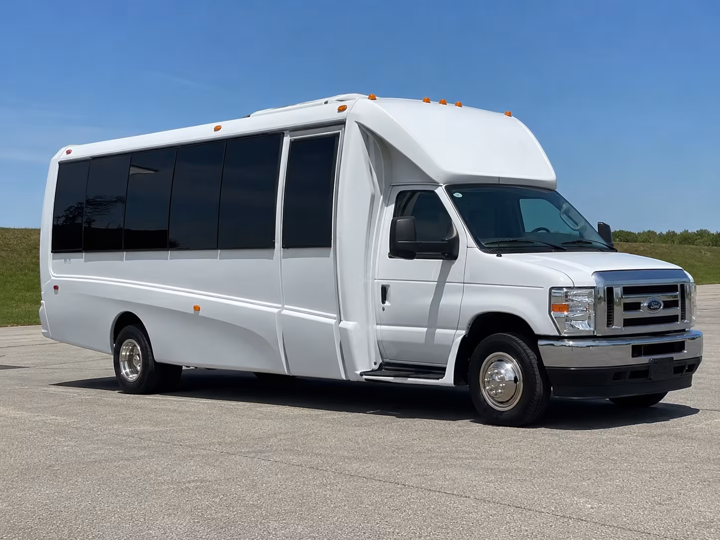 Philadelphia Winery Tour & Pub Crawl Transportation party bus exterior